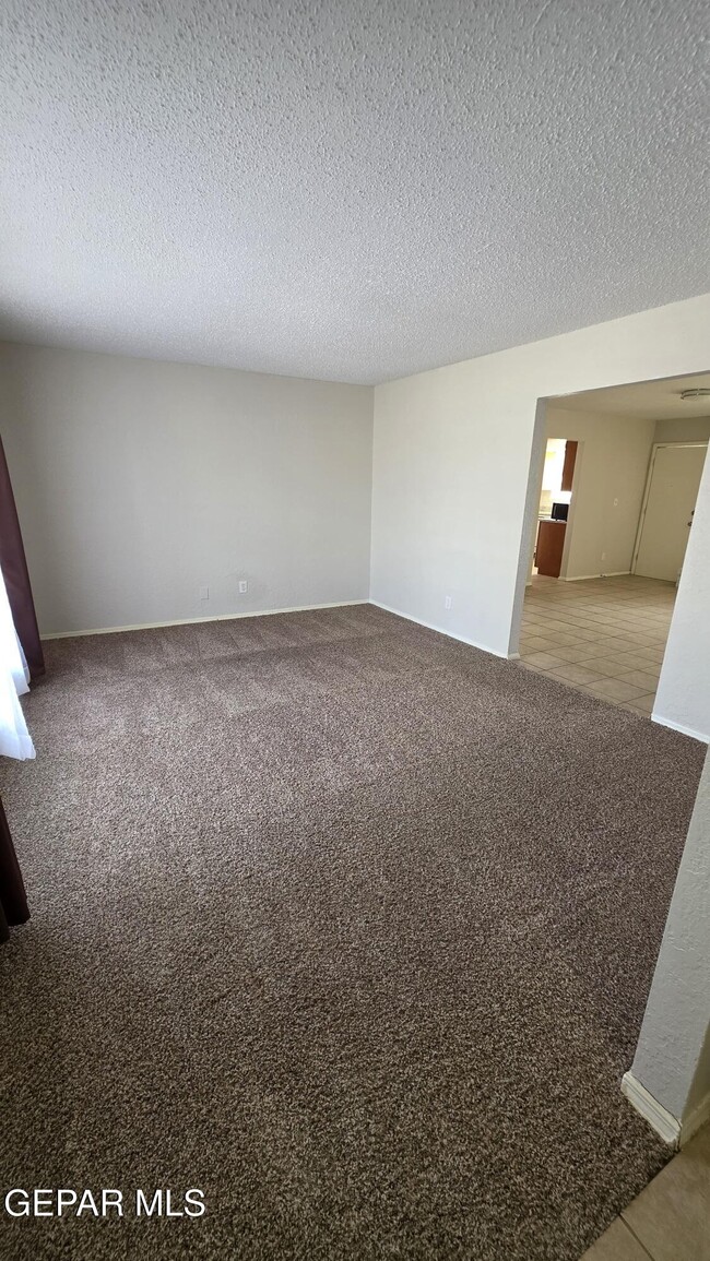 Building Photo - 10932 George Archer Dr