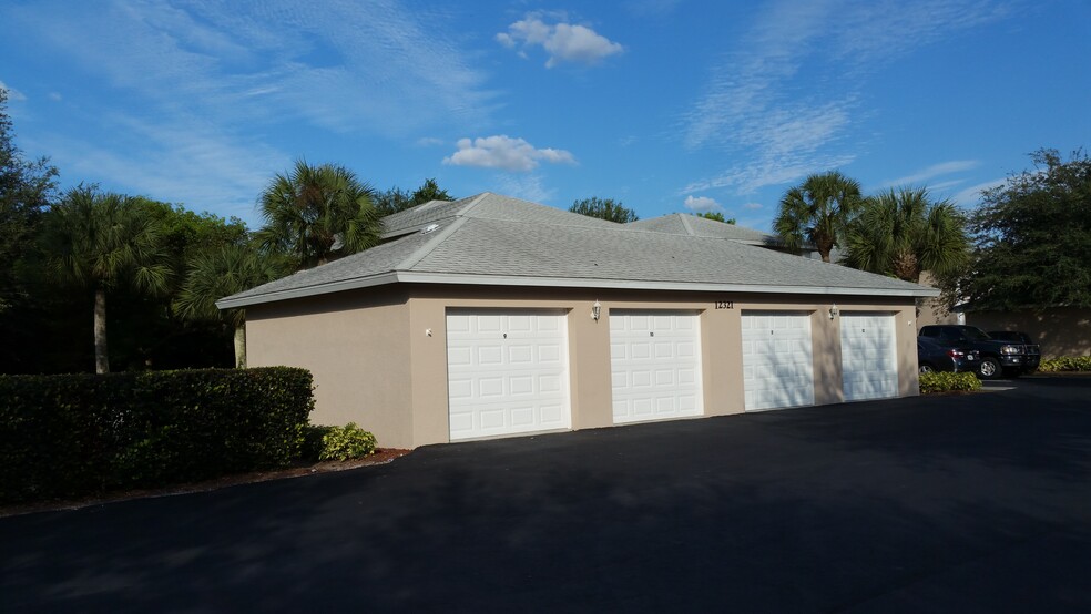 Colony Garages - 12361 Notting Hill Lane