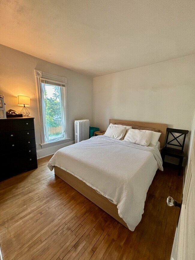 Building Photo - 3224 Hennepin Ave