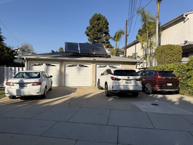 Driveway - 4049 La Salle Ave