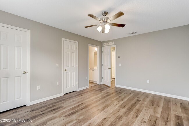 Building Photo - 172 King Arthur Ct