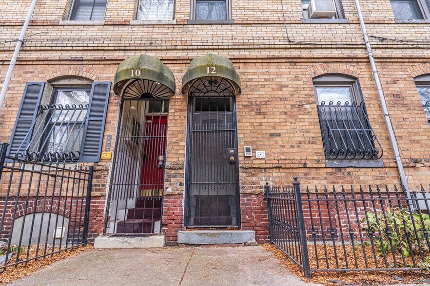 Building Photo - 12 Pompeii St