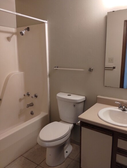 Building Photo - 128 Sandstone Ct