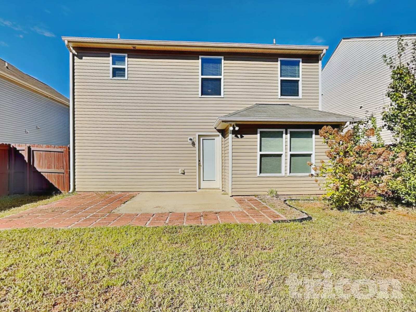 Building Photo - 1082 Bitting Hall Cir