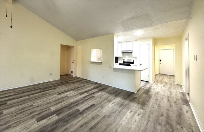 Building Photo - 22611 Braken Carter Ln