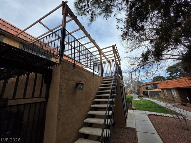 Building Photo - 241 Misty Isle Ln