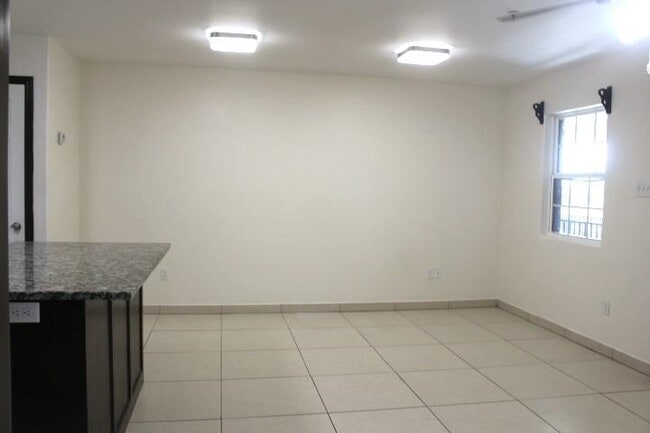 Building Photo - 3118 Garfield St