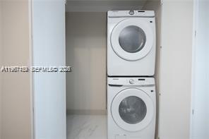 Building Photo - 711 NE 23rd Terrace