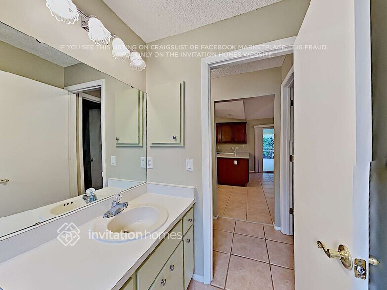 Building Photo - 2275 Cork Oak St W