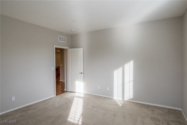 Building Photo - 3012 Camino Largo Ave