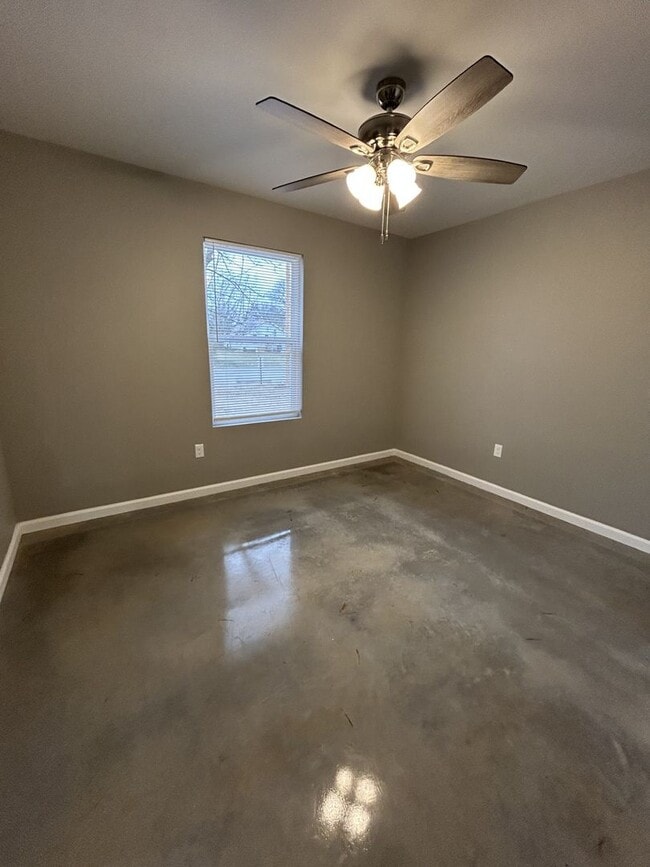 Building Photo - 518 E Monroe St