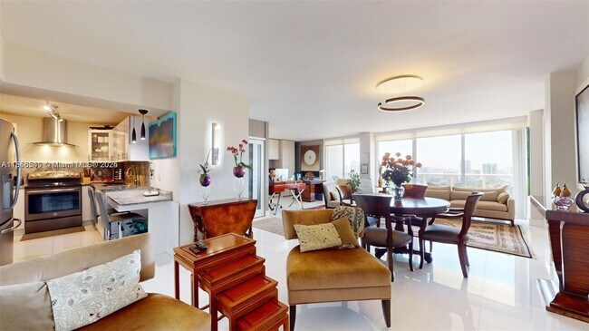 Building Photo - 3625 N Country Club Dr