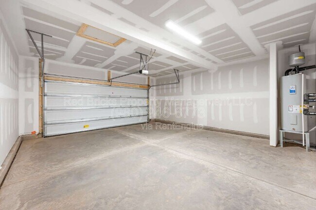 Building Photo - 412 Wild Dove Ct