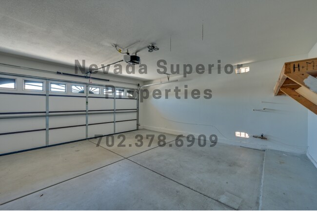 Building Photo - NW!!!  4 Bedrooms!!! Pool!! Spa!! Water Fa...