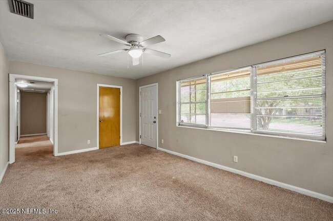 Building Photo - 6446 Ledbury Dr S