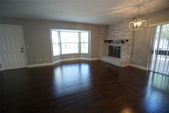Building Photo - 3323 W Swann Ave