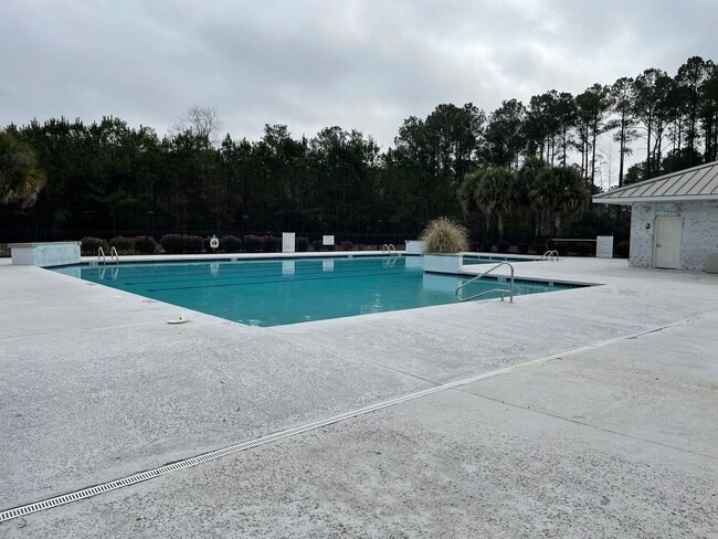 Building Photo - 3 Bedroom 2 Bathroom house located in Mill Creek Cove