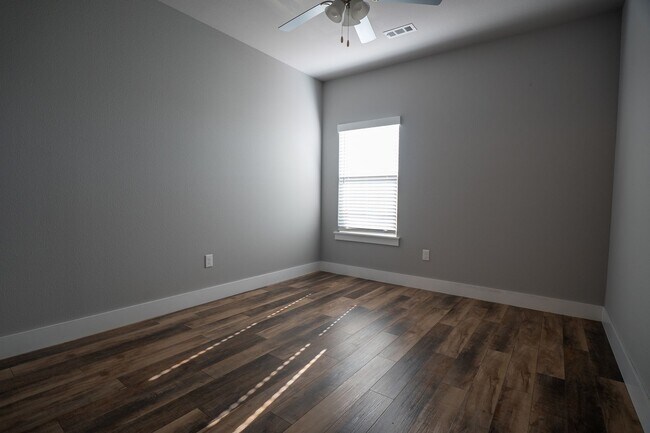 Building Photo - 3-bedroom, 2-bathroom home located in the beautiful Pea Ridge, AR