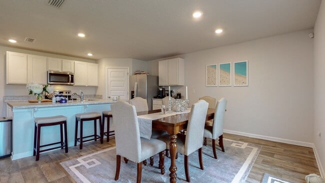 Building Photo - Coming Soon! 4 bed 2 bath home located in Hammock Bay!