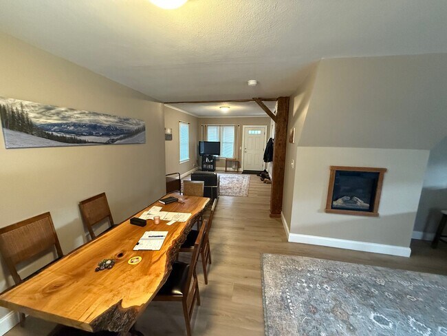 Building Photo - Available Newly Renovated 2 Bedroom and 1.5 Bath in Manlius