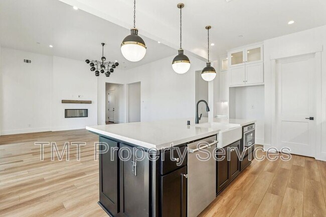 Building Photo - 1007 Bridger Dr