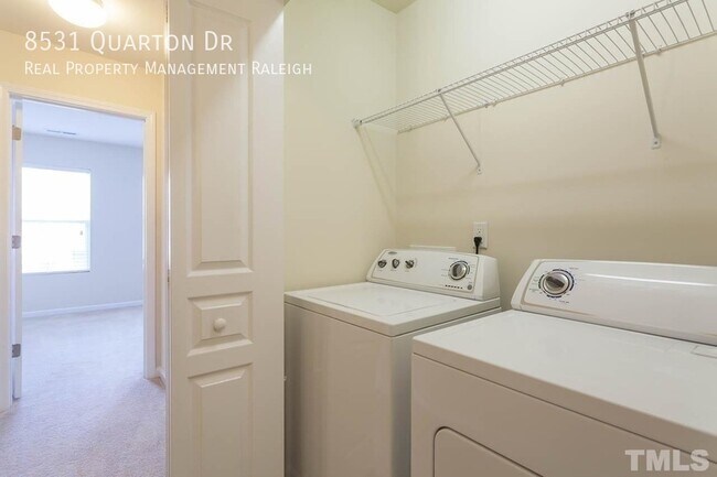 Building Photo - 8531 Quarton Dr