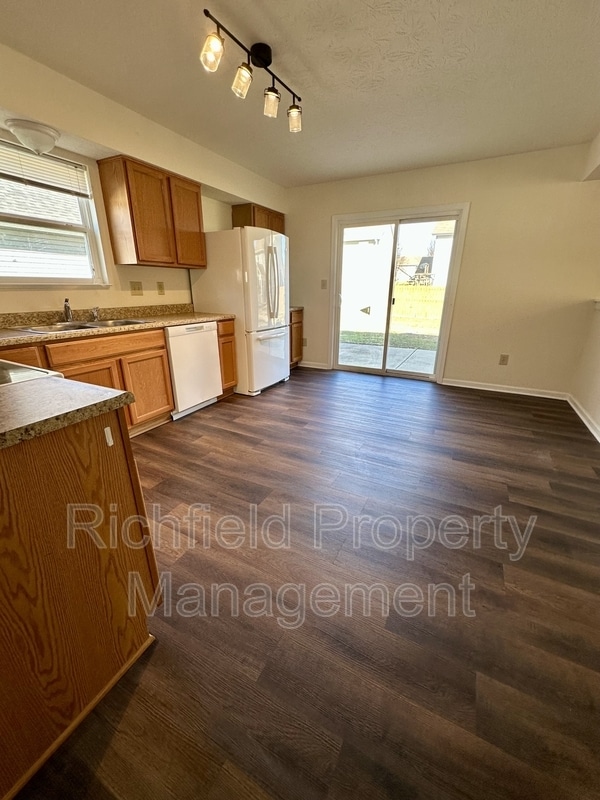 Building Photo - 11212 Pegasus Dr