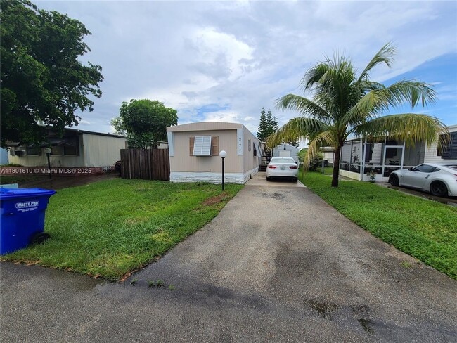 Primary Photo - 21711 NW 7th Ct