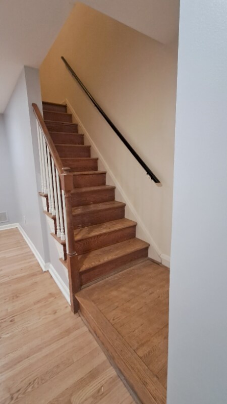 Building Photo - 855 Reverdy Rd