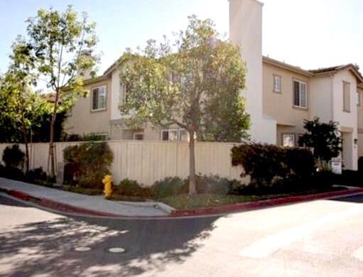 Building Photo - 449 Ridgeway