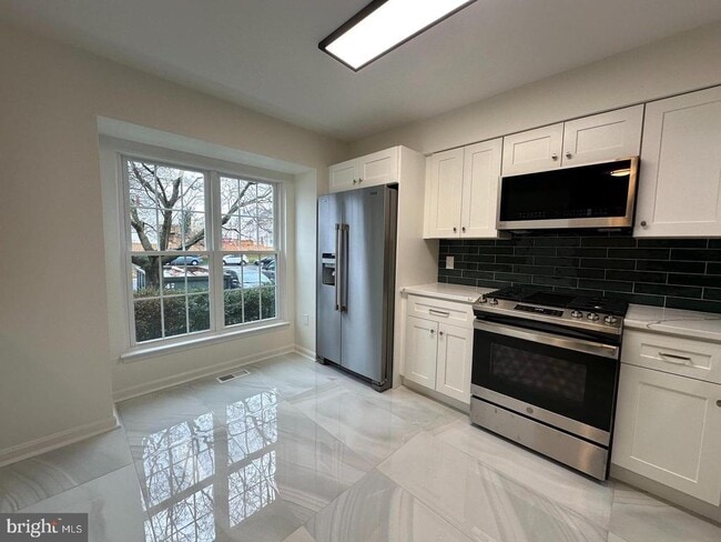 Building Photo - 14560 Woodgate Manor Cir