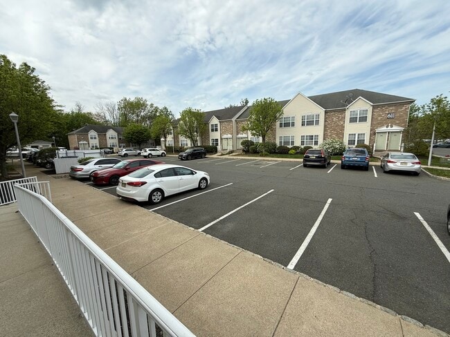 Building Photo - 570 Central Ave