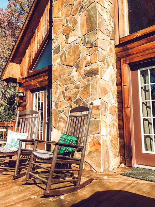 Building Photo - 62 Bailey Ave