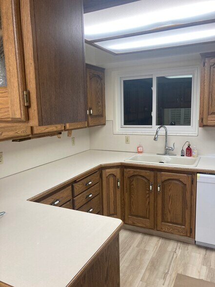 Kitchen - 615 E 250 N
