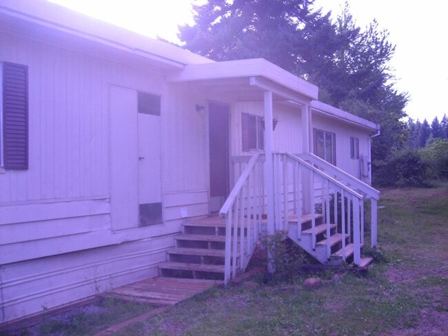 Building Photo - Three Bedroom Manufactured Home in Fern Pr...