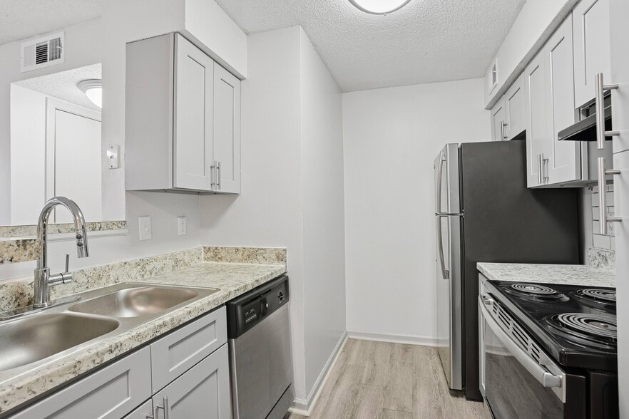 Building Photo - Park on Sweetwater