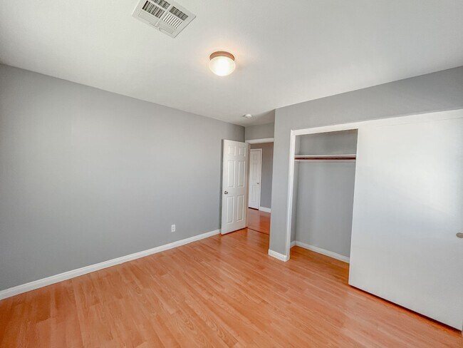 Building Photo - **$500 OFF MOVE IN BY 08/07/2026**Charming Two-Story Home In the Heart of Summerlin with Pool