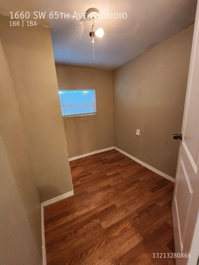 Building Photo - 1660 SW 65th Ave