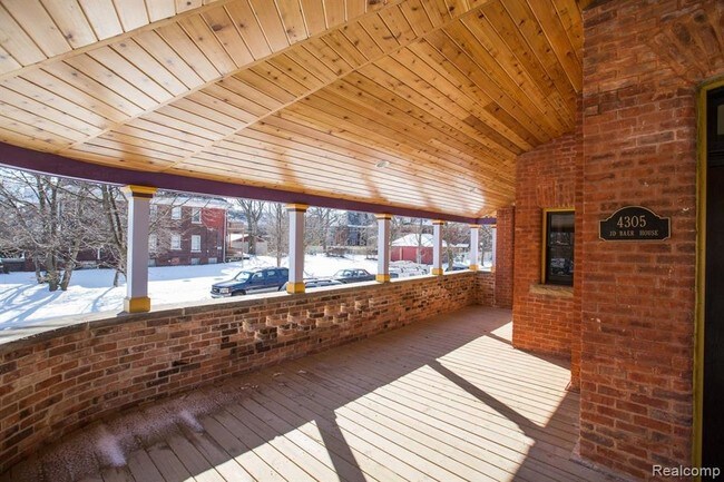 Building Photo - 4305 Trumbull Ave