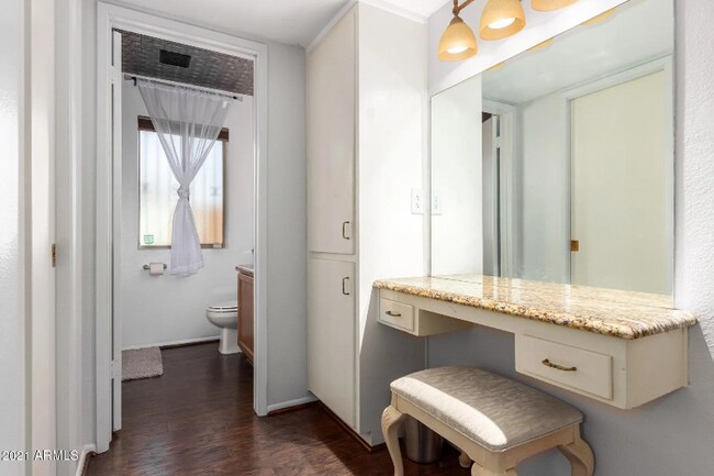 Building Photo - 10415 W Cameo Dr