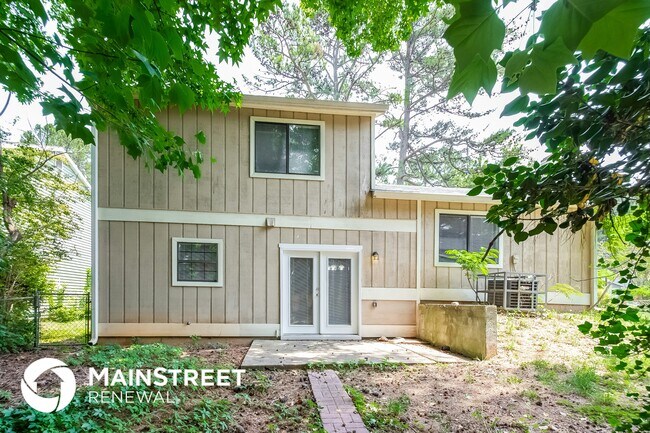 Building Photo - 2223 Scarbrough Dr