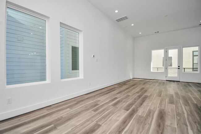 Building Photo - 1507 Robin St