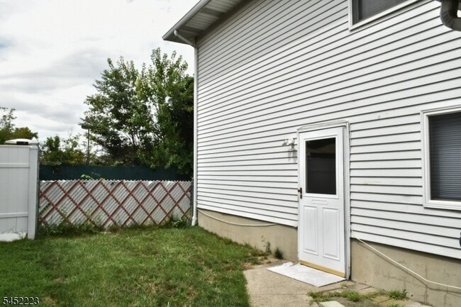 Building Photo - 28 Elmhurst St