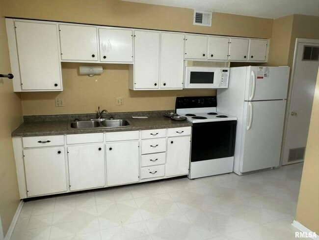 Building Photo - 400 N 5th St