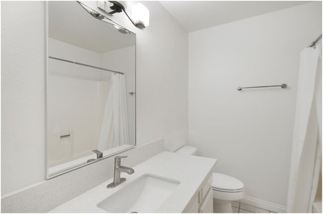 Building Photo - Sunny Ridge 3 Bedroom Home!
