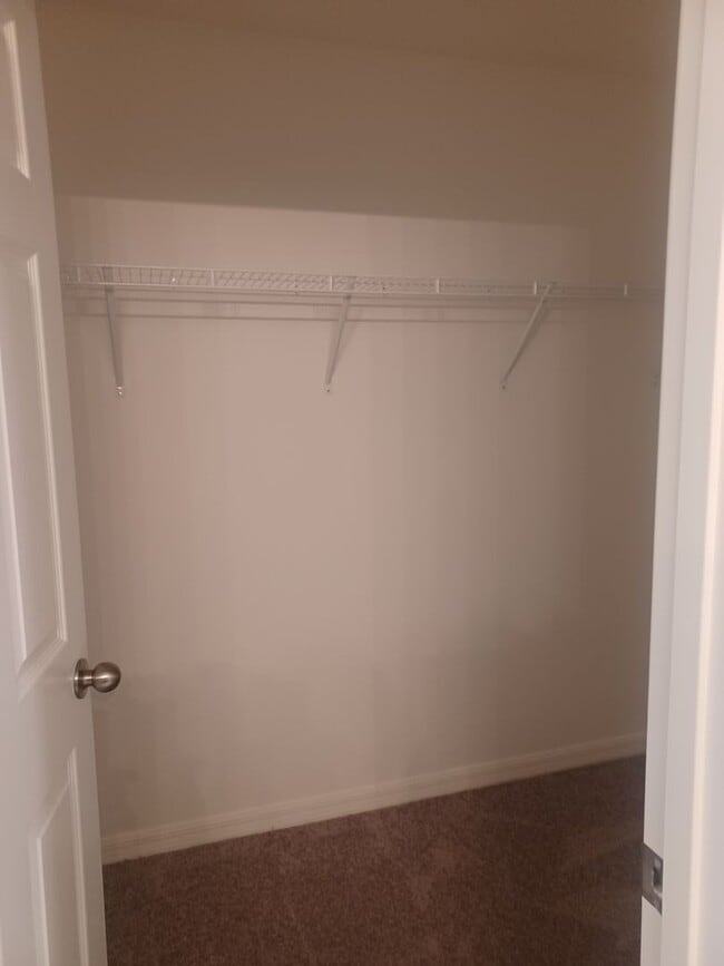 Building Photo - 3921 NE 15th Pl