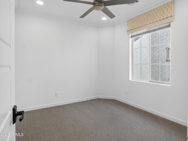 Building Photo - 2141 E Flamingo Way