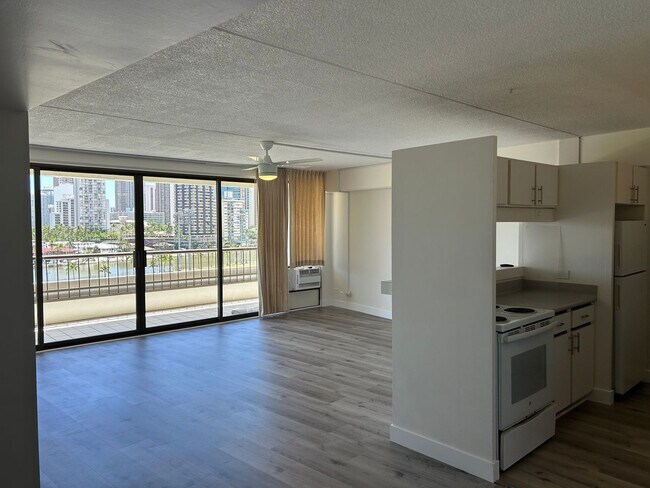 Building Photo - 2333 Kapiolani Blvd