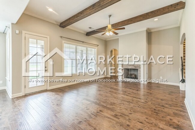 Building Photo - 5057 Maiden Ln