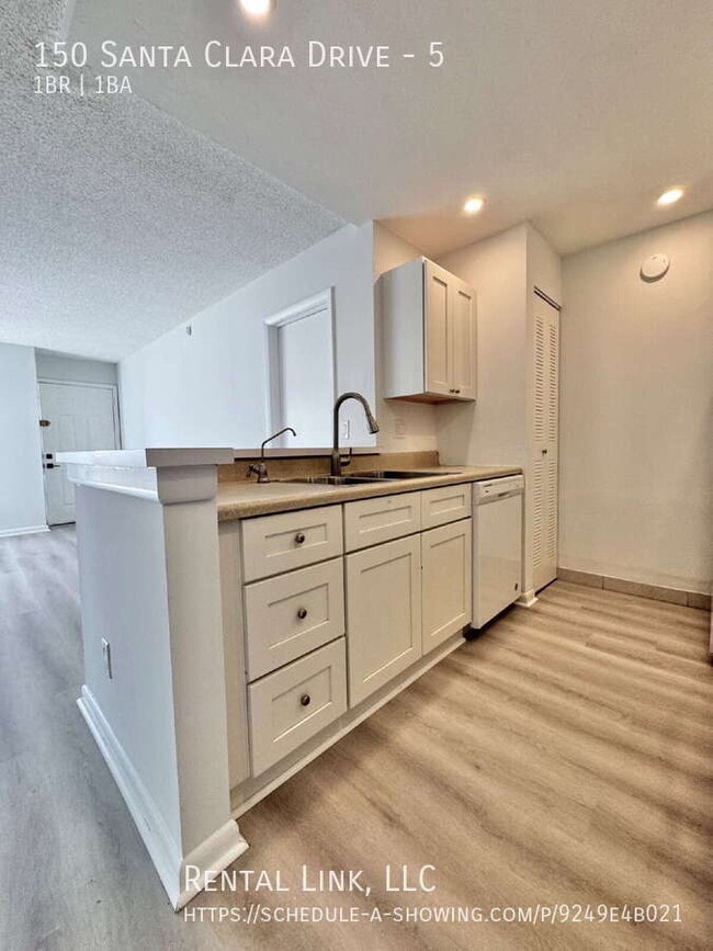 Building Photo - 150 Santa Clara Dr